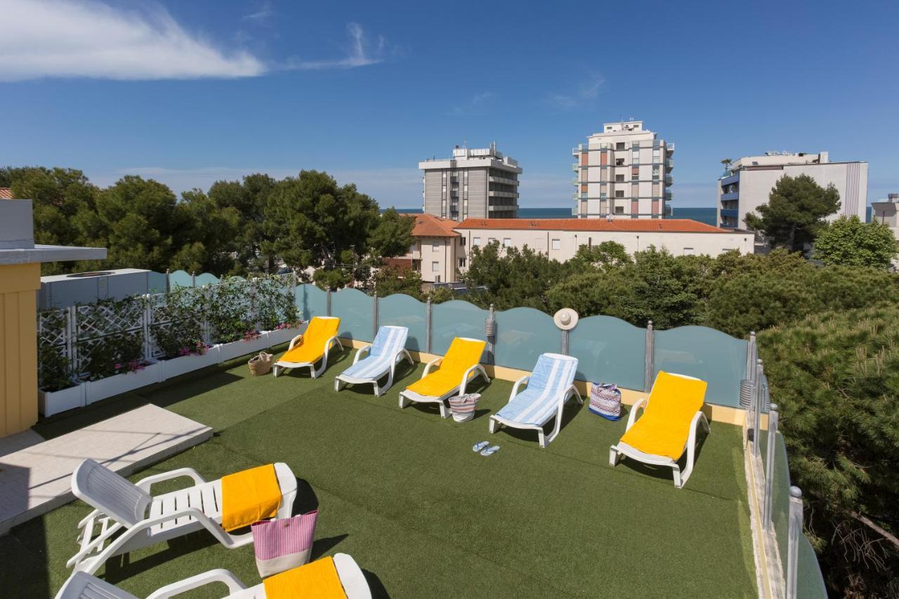 Mansarda Cannes Riccione Esterno foto